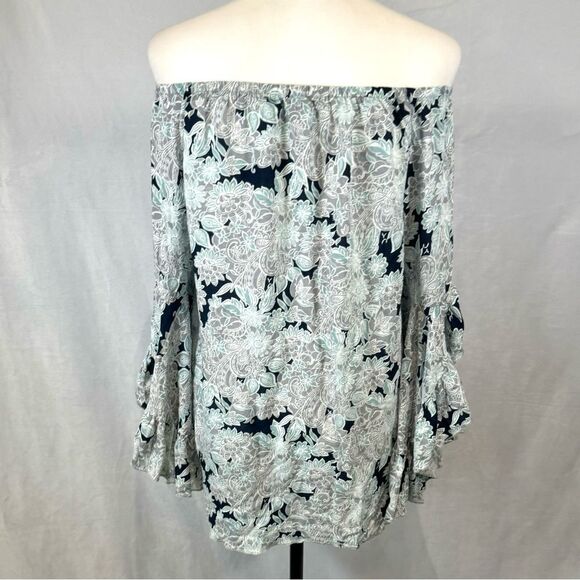 On or off shoulder gray navy and aqua print flutter sleeve top size medium - Picture 3 of 5
